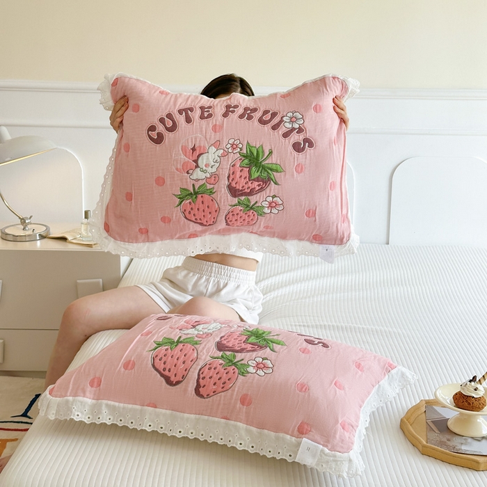 91家纺网 家纺一手货源 找家纺 朴尔家纺-毛巾被 2026新款韩版花边卡通水洗起皱纯棉六层纱布枕巾 草莓蝴蝶