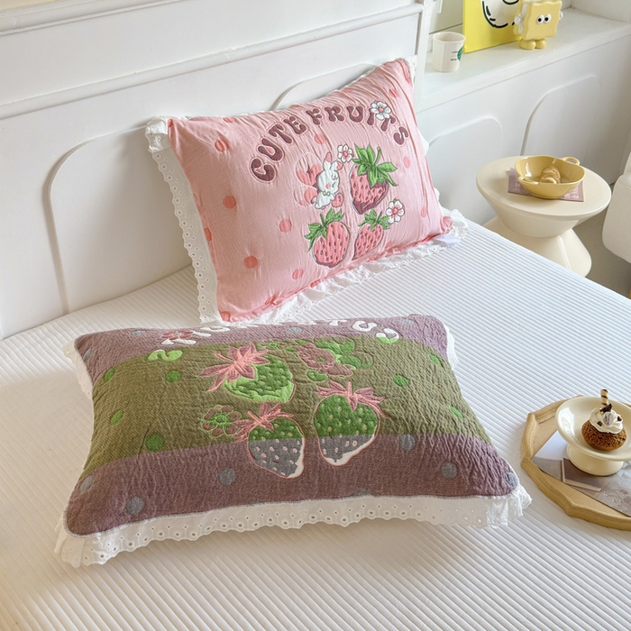 91家纺网 家纺一手货源 找家纺 朴尔家纺-毛巾被 2026新款韩版花边卡通水洗起皱纯棉六层纱布枕巾 草莓蝴蝶
