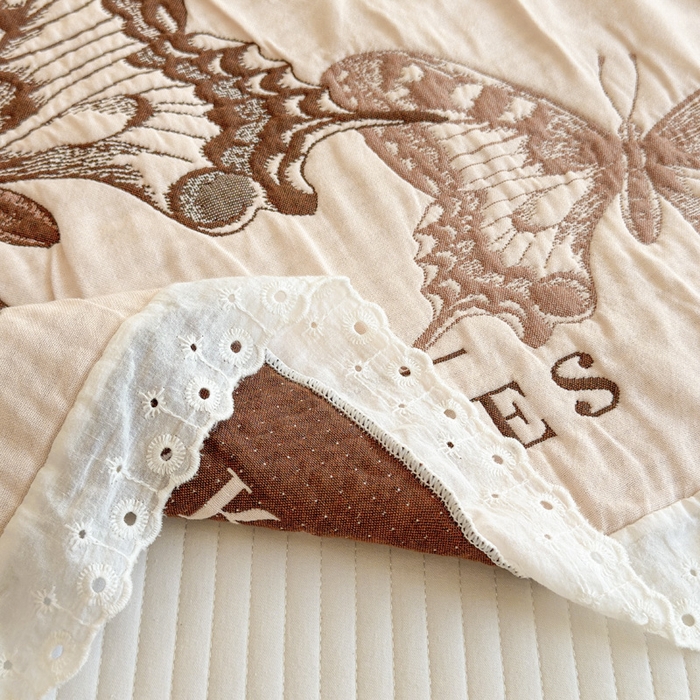 91家纺网 家纺一手货源 找家纺 朴尔家纺-毛巾被 2026新款韩版花边卡通水洗起皱纯棉六层纱布枕巾 蝴蝶谷