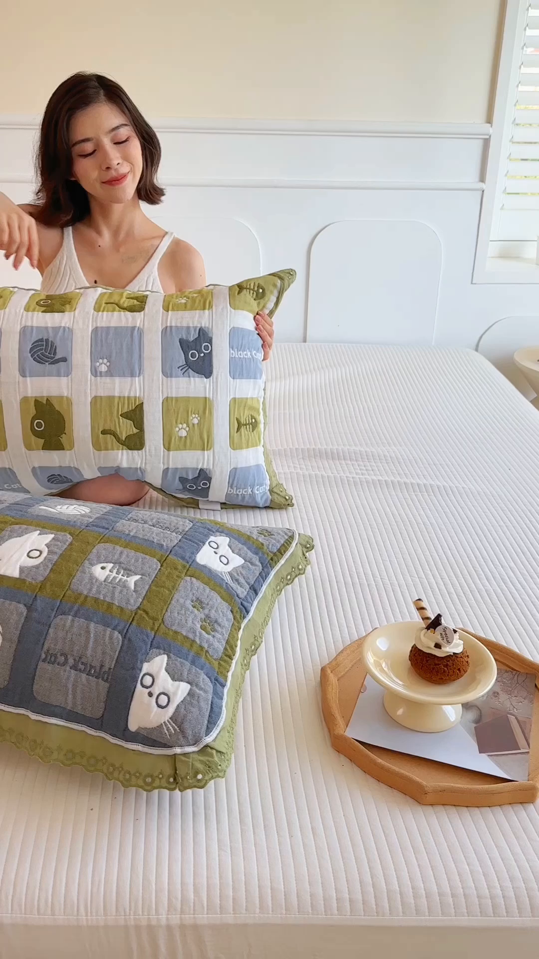 91家纺网 家纺一手货源 找家纺 朴尔家纺-毛巾被 2026新款韩版花边卡通水洗起皱纯棉六层纱布枕巾 猫猫九宫格