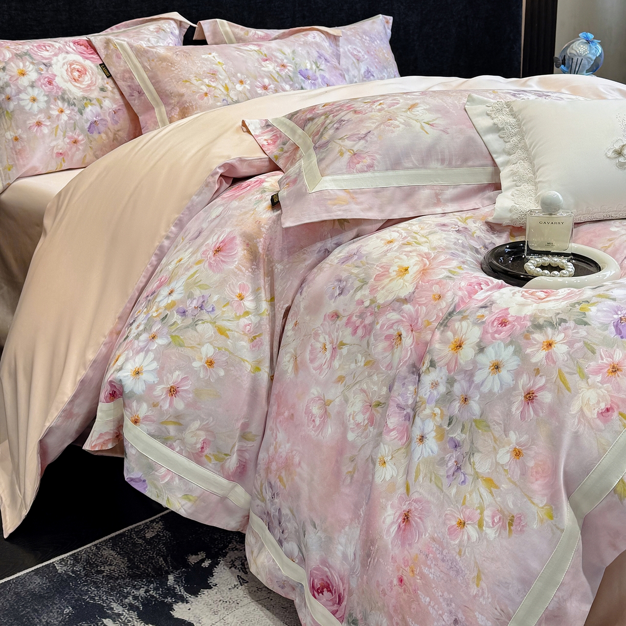 91家纺网 家纺一手货源 找家纺 莱势 2026新款新品100支纯棉全棉50x50s埃及长绒棉刺绣绣花四件套高端礼盒-绽缦系列 绽缦 轻奢粉