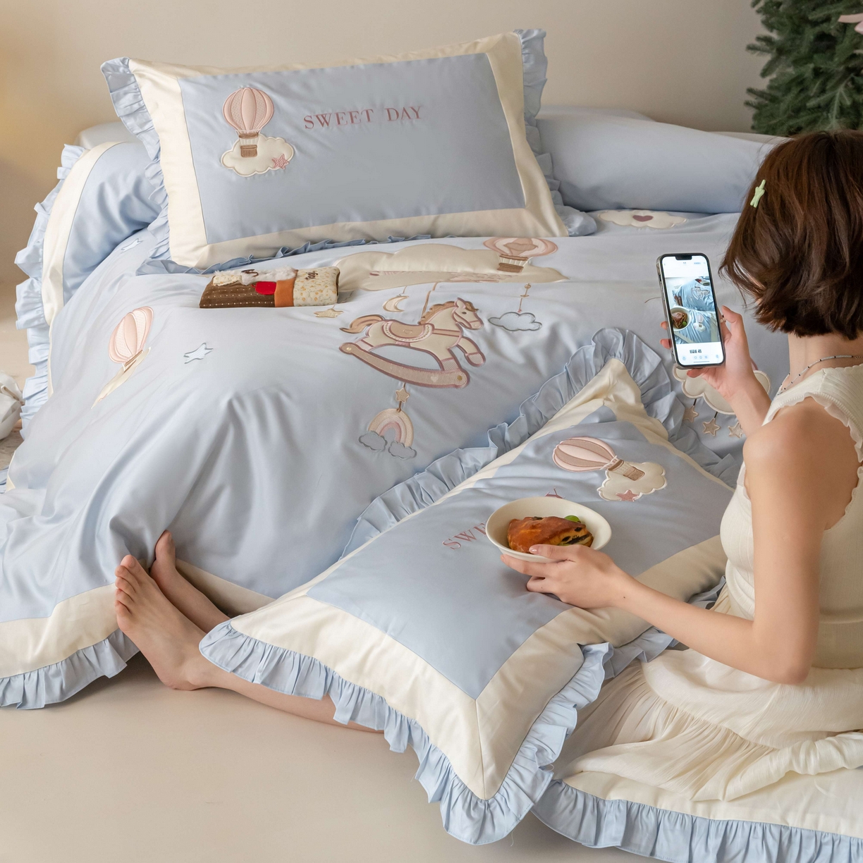 91家纺网 家纺一手货源 找家纺 （总）西西家居 2026新款50s长绒棉纯棉四件套-晴空漫游记-蓝 会员-20元,商品控价：不得低于 线上（基础价）：小号床单款408/ 标准床单款442 线上（超级立减）：小号床单款368/ 标准床