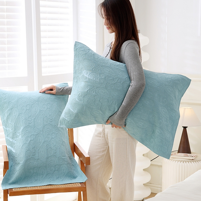 91家纺网 家纺一手货源 找家纺 朴尔家纺-毛巾被 2026新款浮雕凤尾花纯色全棉纯棉三层纱布枕巾 浮雕凤尾花-蓝