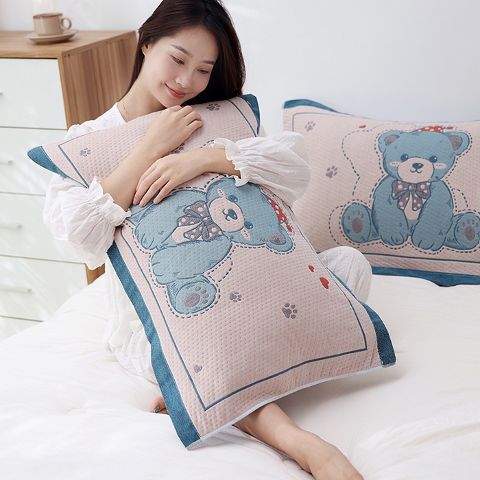 91家纺网 家纺一手货源 找家纺 朴尔家纺-毛巾被 2026新款卡通定位全棉纯棉四层纱布枕巾 呆萌熊-蓝