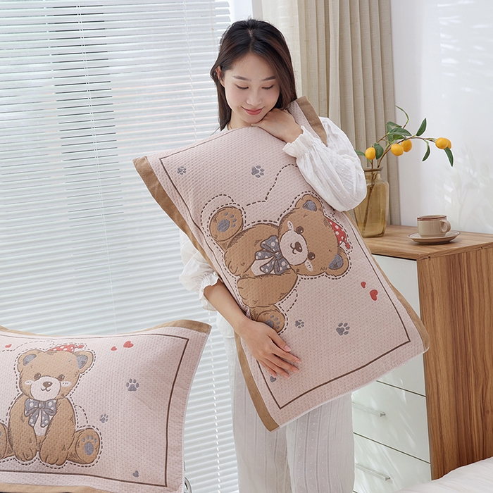 91家纺网 家纺一手货源 找家纺 朴尔家纺-毛巾被 2026新款卡通定位全棉纯棉四层纱布枕巾 呆萌熊-咖