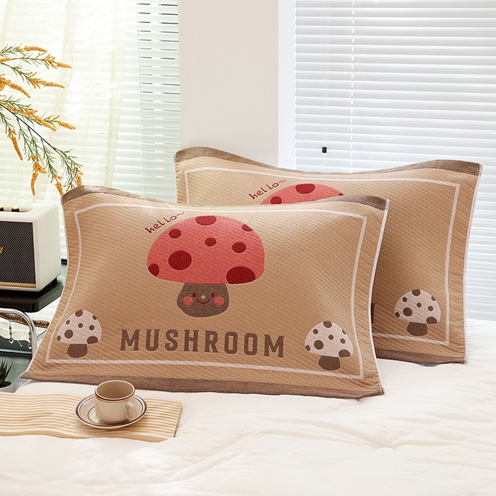 91家纺网 家纺一手货源 找家纺 朴尔家纺-毛巾被 2026新款卡通定位全棉纯棉四层纱布枕巾 萌趣蘑菇-咖