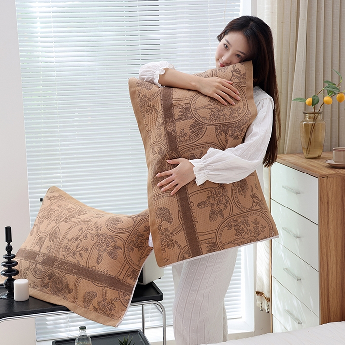 91家纺网 家纺一手货源 找家纺 朴尔家纺-毛巾被 2026新款卡通定位全棉纯棉四层纱布枕巾 清欢-咖