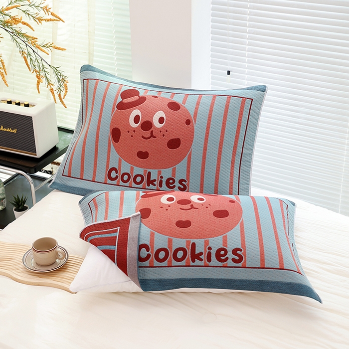 91家纺网 家纺一手货源 找家纺 朴尔家纺-毛巾被 2026新款卡通定位全棉纯棉四层纱布枕巾 巧克力饼-红