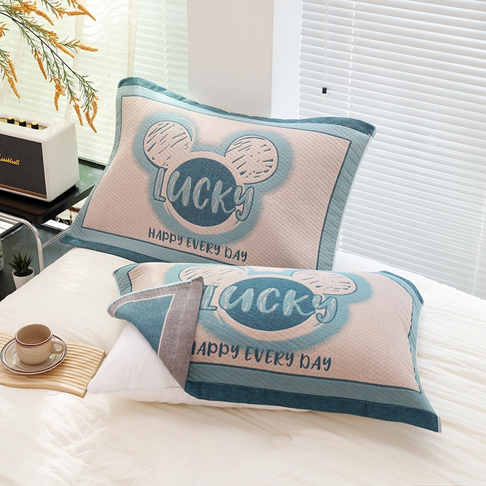 91家纺网 家纺一手货源 找家纺 朴尔家纺-毛巾被 2026新款卡通定位全棉纯棉四层纱布枕巾 忆童年-蓝