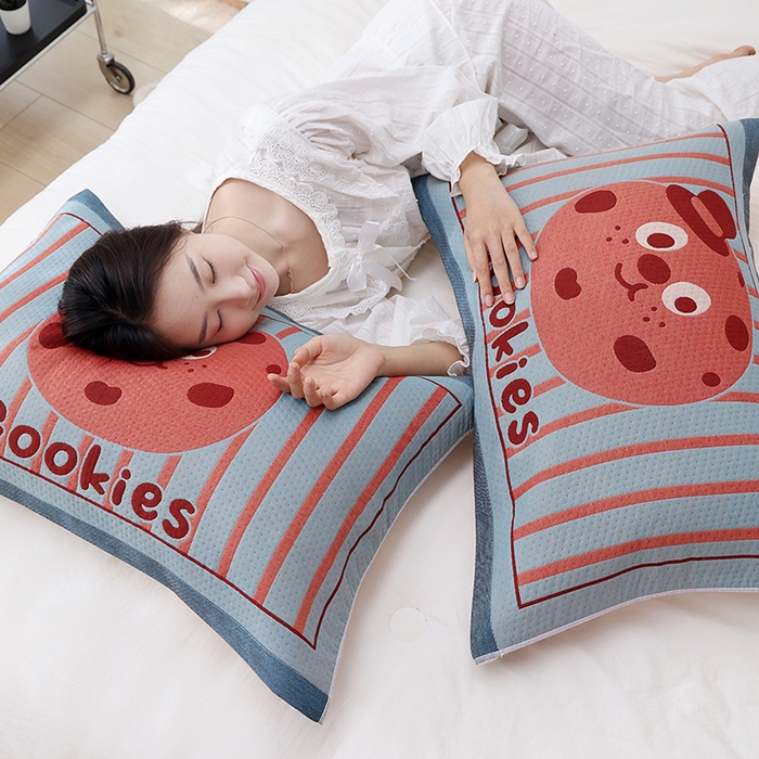 91家纺网 家纺一手货源 找家纺 朴尔家纺-毛巾被 2026新款卡通定位全棉纯棉四层纱布枕巾 巧克力饼-红