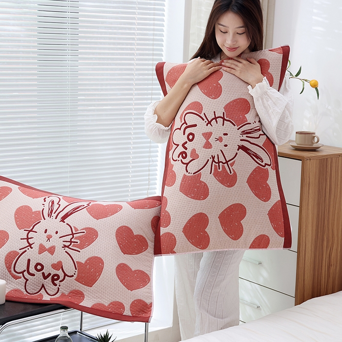 91家纺网 家纺一手货源 找家纺 朴尔家纺-毛巾被 2026新款卡通定位全棉纯棉四层纱布枕巾 心跳小兔-红