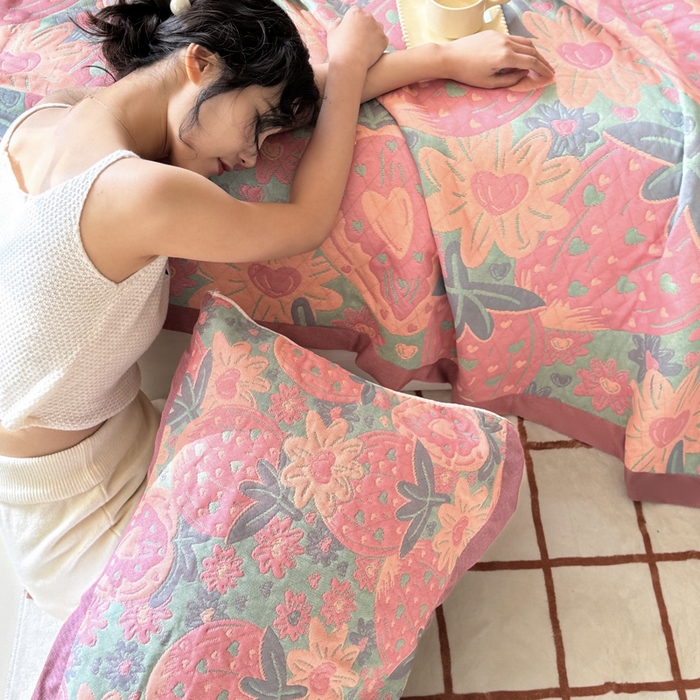 91家纺网 家纺一手货源 找家纺 朴尔家纺-毛巾被 2026新款彩棉云柔全棉纯棉三层纱布枕巾 初恋时刻