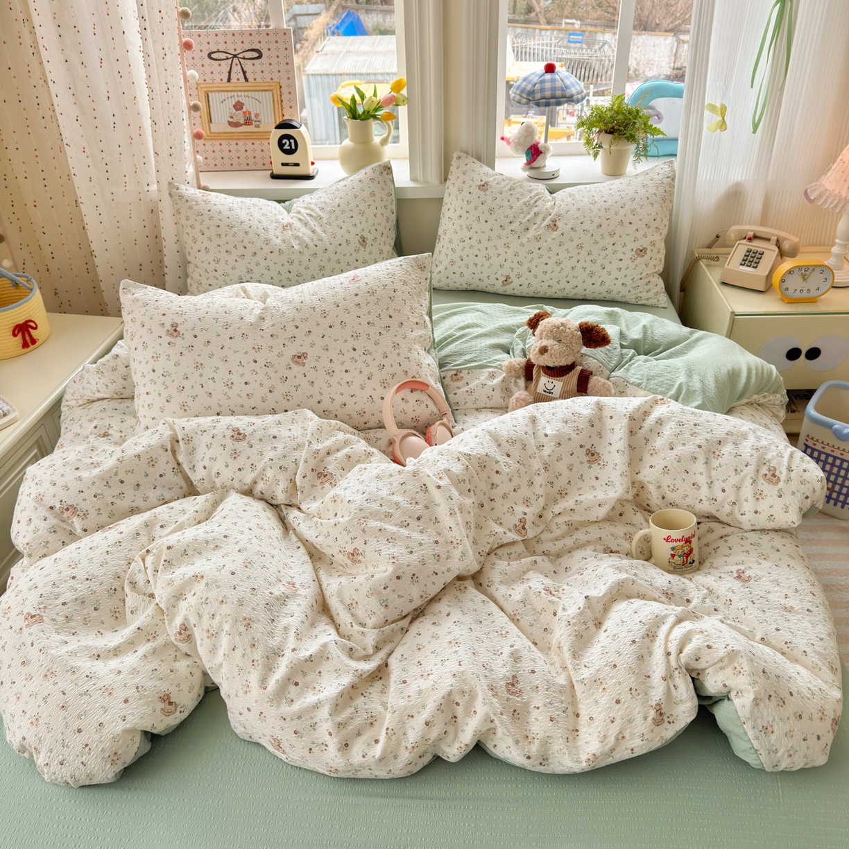 91家纺网 家纺一手货源 找家纺 优承佳生活馆 2026年新款卡通小清新风格高克重超柔软糯泡芙双层纱面料三件套四件套单被套系列 春日木马