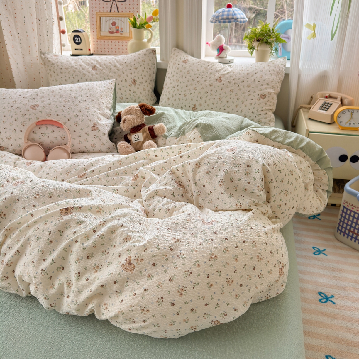 91家纺网 家纺一手货源 找家纺 优承佳生活馆 2026年新款卡通小清新风格高克重超柔软糯泡芙双层纱面料三件套四件套单被套系列 春日木马