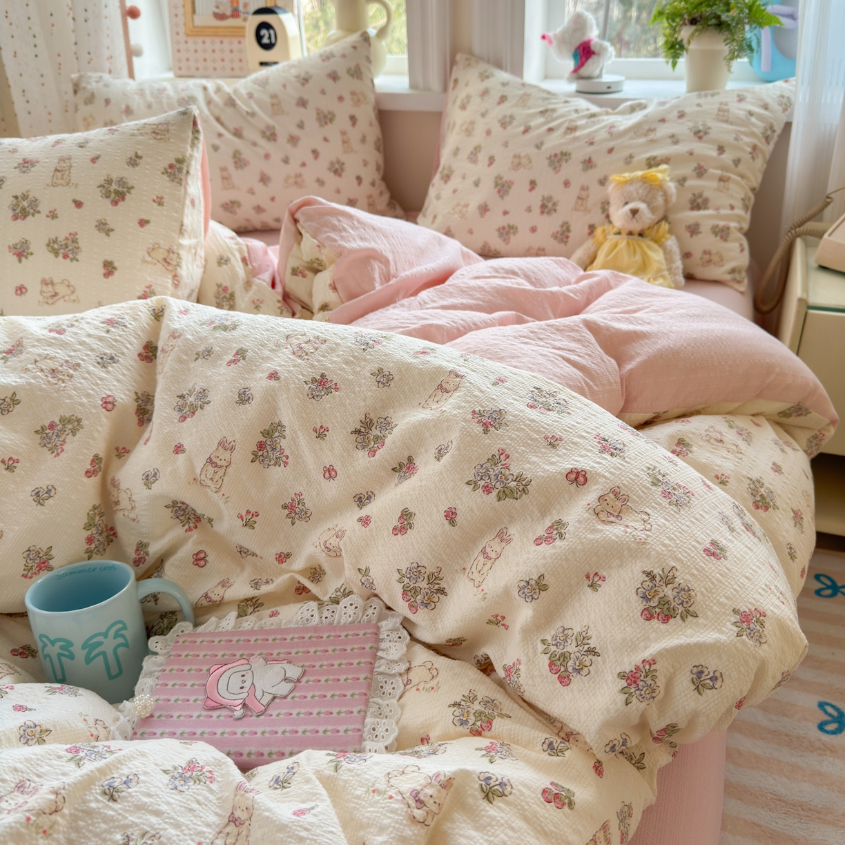 91家纺网 家纺一手货源 找家纺 优承佳生活馆 2026年新款卡通小清新风格高克重超柔软糯泡芙双层纱面料三件套四件套单被套系列 花间兔语