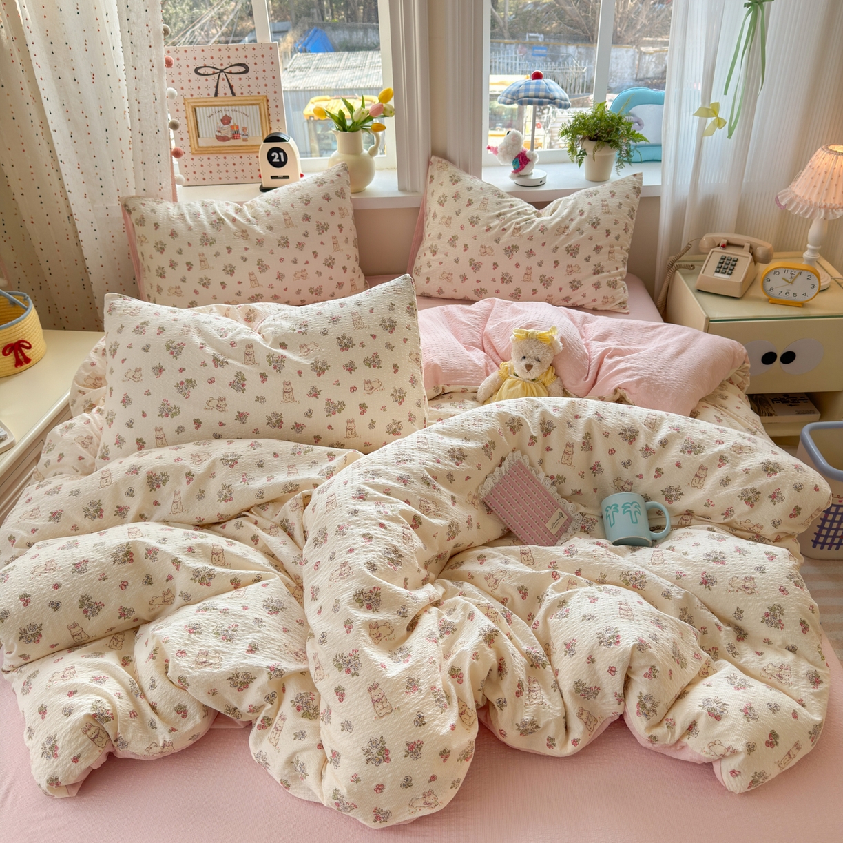 91家纺网 家纺一手货源 找家纺 优承佳生活馆 2026年新款卡通小清新风格高克重超柔软糯泡芙双层纱面料三件套四件套单被套系列 花间兔语