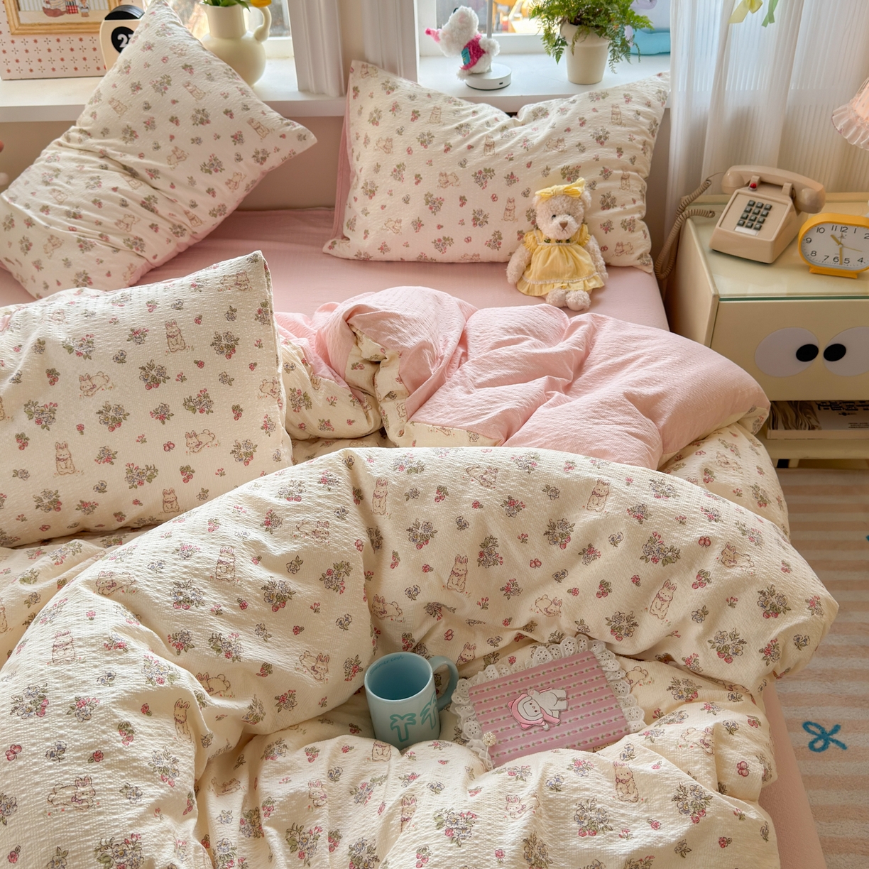 91家纺网 家纺一手货源 找家纺 优承佳生活馆 2026年新款卡通小清新风格高克重超柔软糯泡芙双层纱面料三件套四件套单被套系列 花间兔语