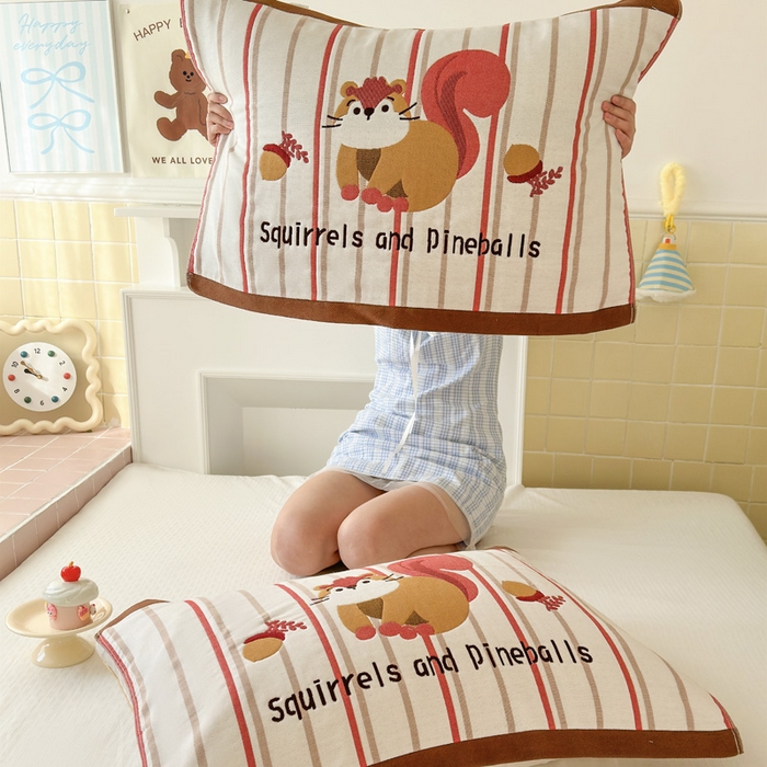 91家纺网 家纺一手货源 找家纺 朴尔家纺-毛巾被 2026新款多彩八层全棉纯棉加厚纱布枕巾 栗子松鼠