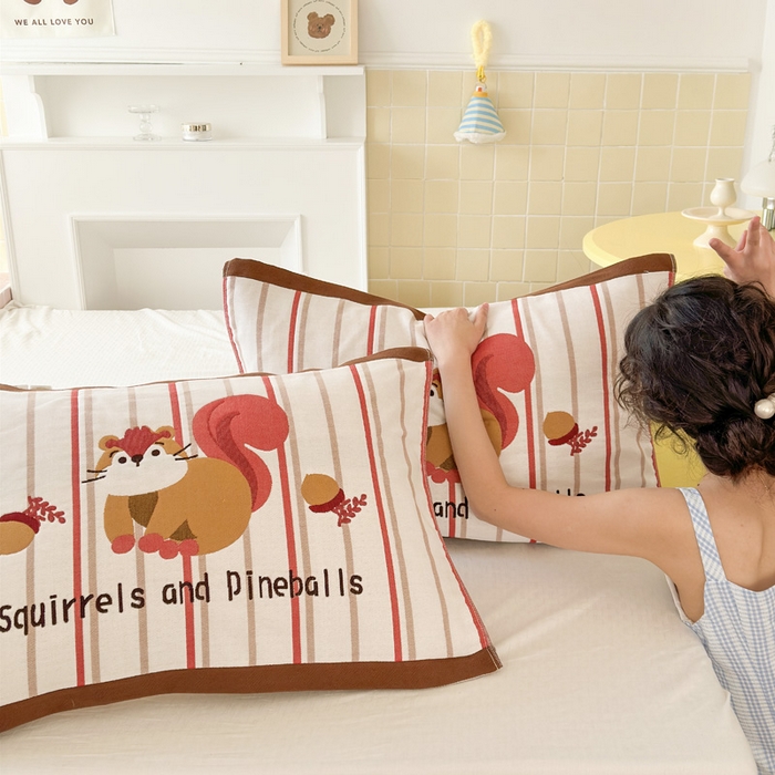 91家纺网 家纺一手货源 找家纺 朴尔家纺-毛巾被 2026新款多彩八层全棉纯棉加厚纱布枕巾 栗子松鼠