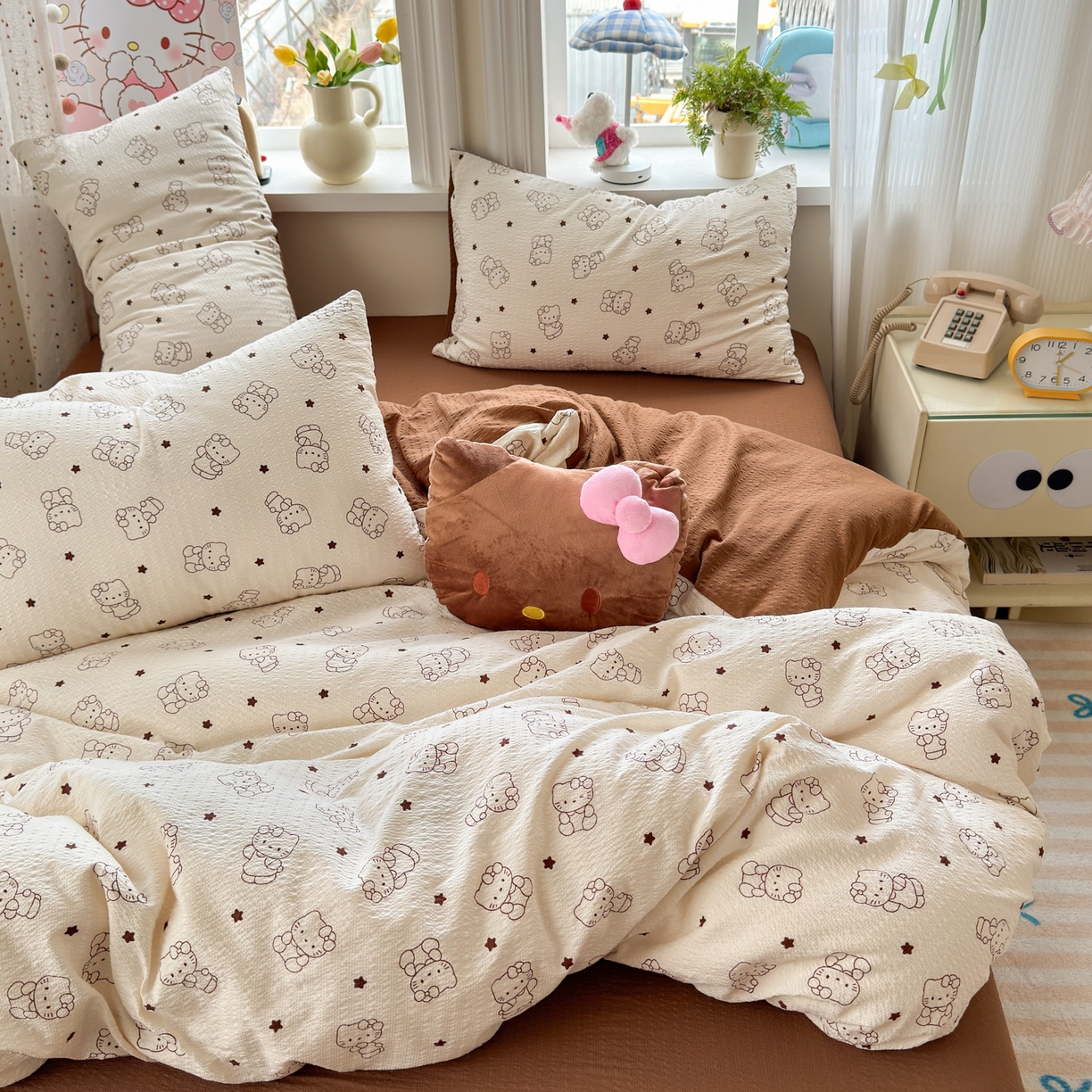 91家纺网 家纺一手货源 找家纺 优承佳生活馆 2026年新款卡通小清新风格高克重超柔软糯泡芙双层纱面料三件套四件套单被套系列 咖色凯蒂