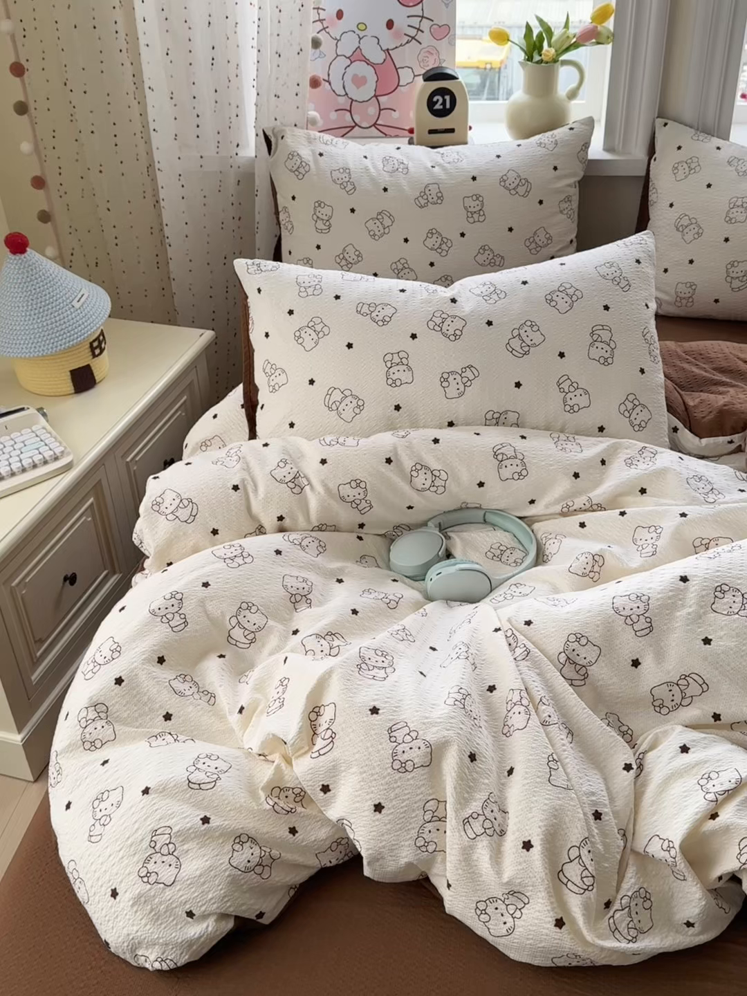 91家纺网 家纺一手货源 找家纺 优承佳生活馆 2026年新款卡通小清新风格高克重超柔软糯泡芙双层纱面料三件套四件套单被套系列 咖色凯蒂