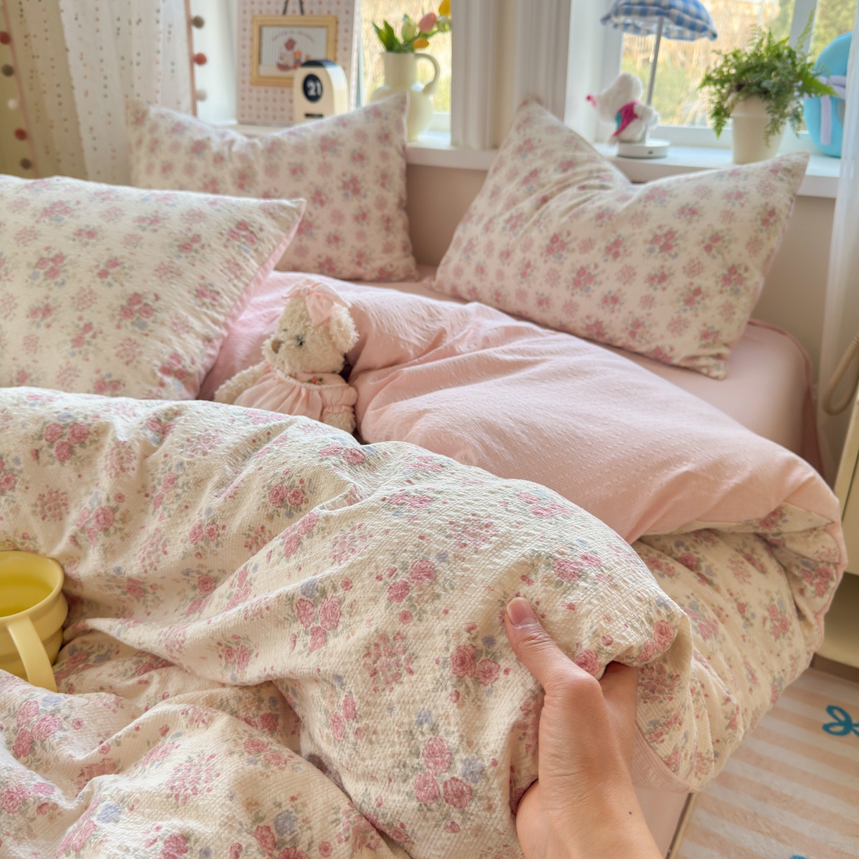 91家纺网 家纺一手货源 找家纺 优承佳生活馆 2026年新款卡通小清新风格高克重超柔软糯泡芙双层纱面料三件套四件套单被套系列 满满