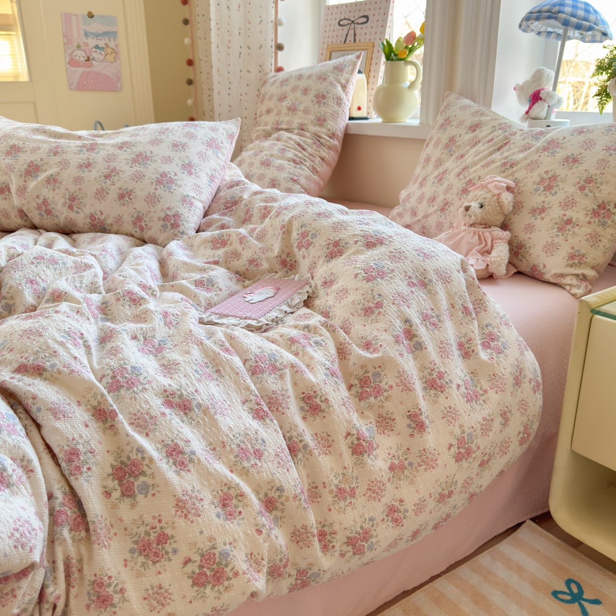 91家纺网 家纺一手货源 找家纺 优承佳生活馆 2026年新款卡通小清新风格高克重超柔软糯泡芙双层纱面料三件套四件套单被套系列 满满