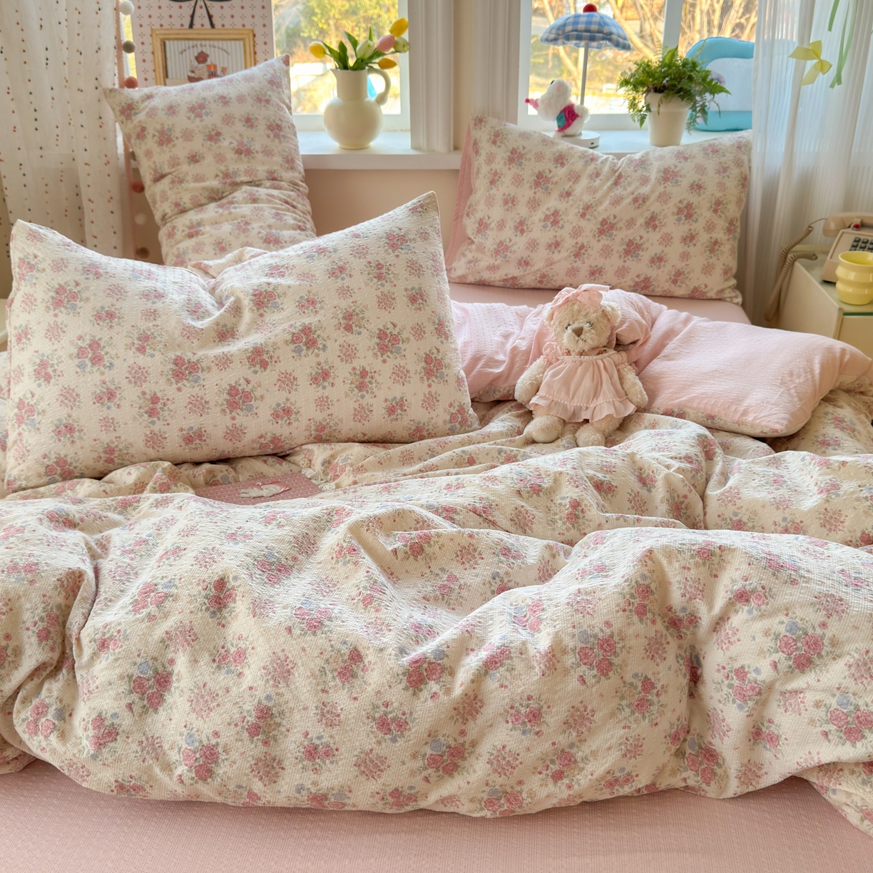 91家纺网 家纺一手货源 找家纺 优承佳生活馆 2026年新款卡通小清新风格高克重超柔软糯泡芙双层纱面料三件套四件套单被套系列 满满