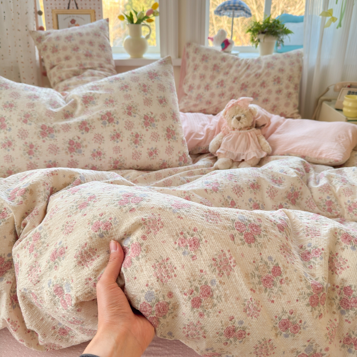 91家纺网 家纺一手货源 找家纺 优承佳生活馆 2026年新款卡通小清新风格高克重超柔软糯泡芙双层纱面料三件套四件套单被套系列 满满