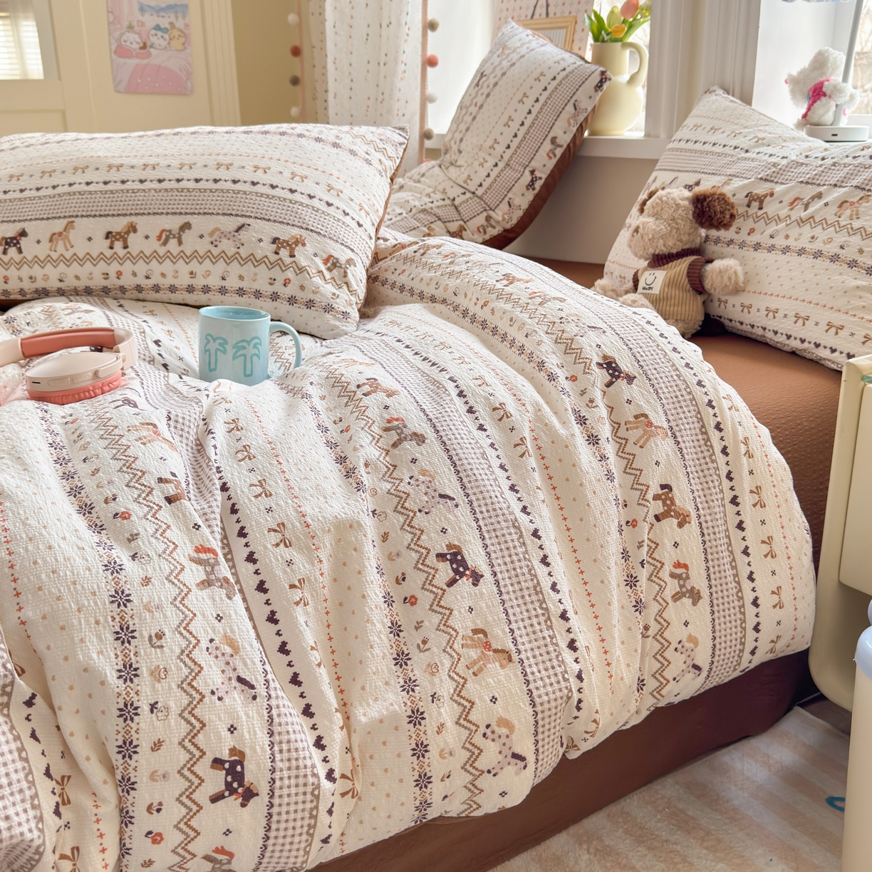 91家纺网 家纺一手货源 找家纺 优承佳生活馆 2026年新款卡通小清新风格高克重超柔软糯泡芙双层纱面料三件套四件套单被套系列 千禧马