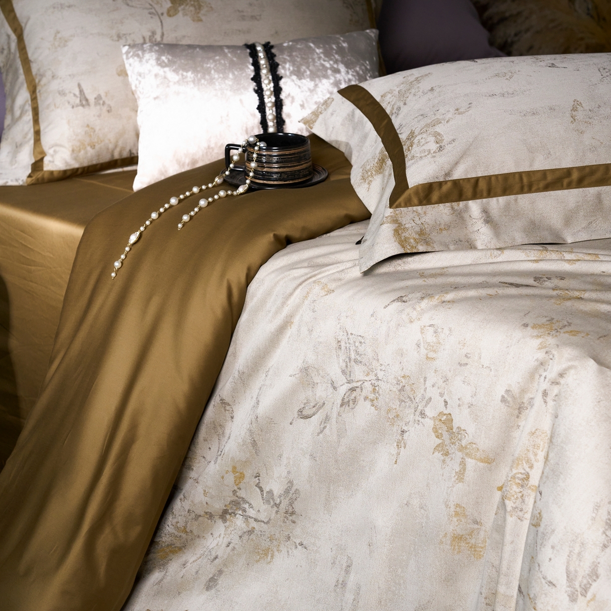 91家纺网 家纺一手货源 找家纺 玖玖爱家纺 2026新款意式高奢色织大提花埃及棉系列四件套 金色