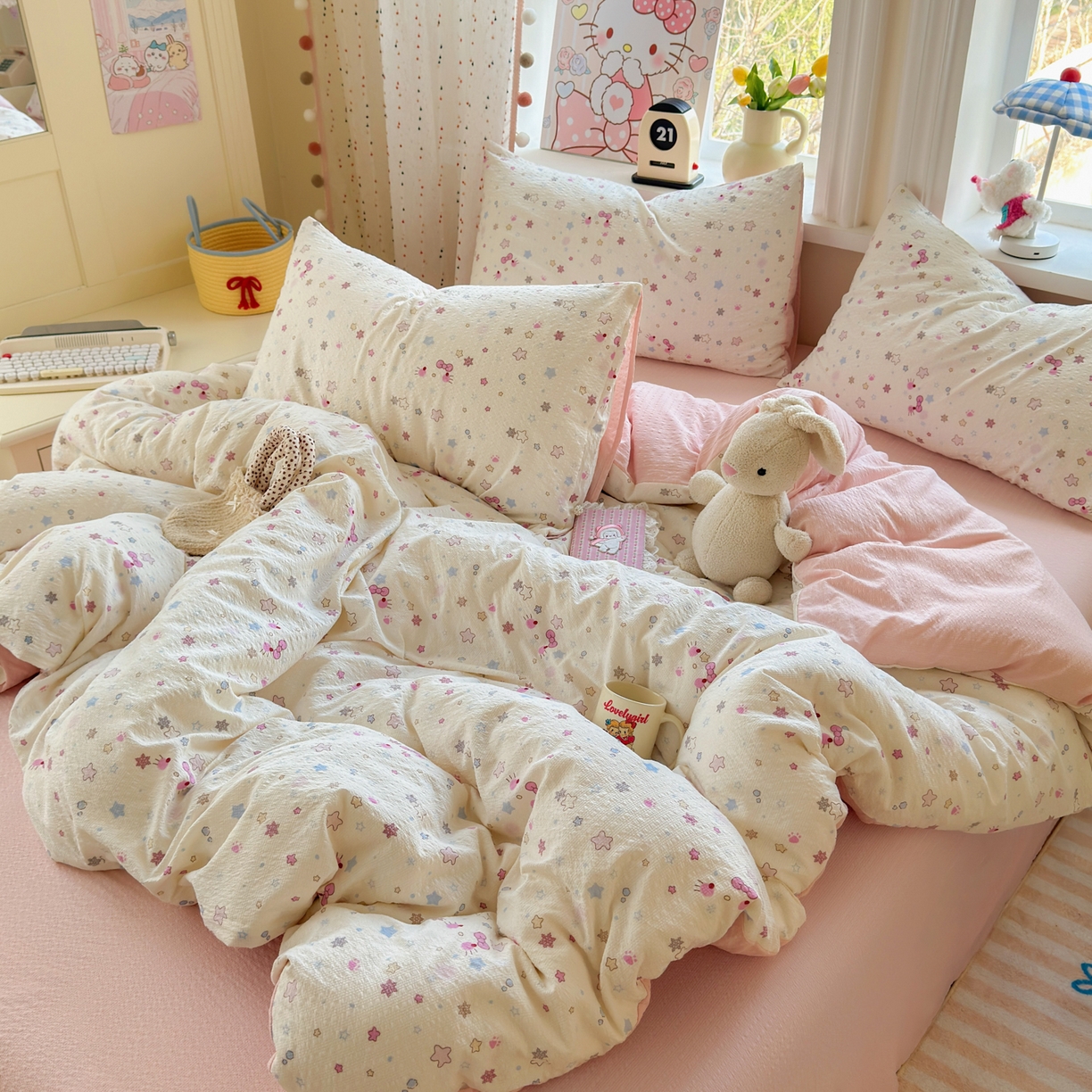 91家纺网 家纺一手货源 找家纺 优承佳生活馆 2026年新款卡通小清新风格高克重超柔软糯泡芙双层纱面料三件套四件套单被套系列 星星kt