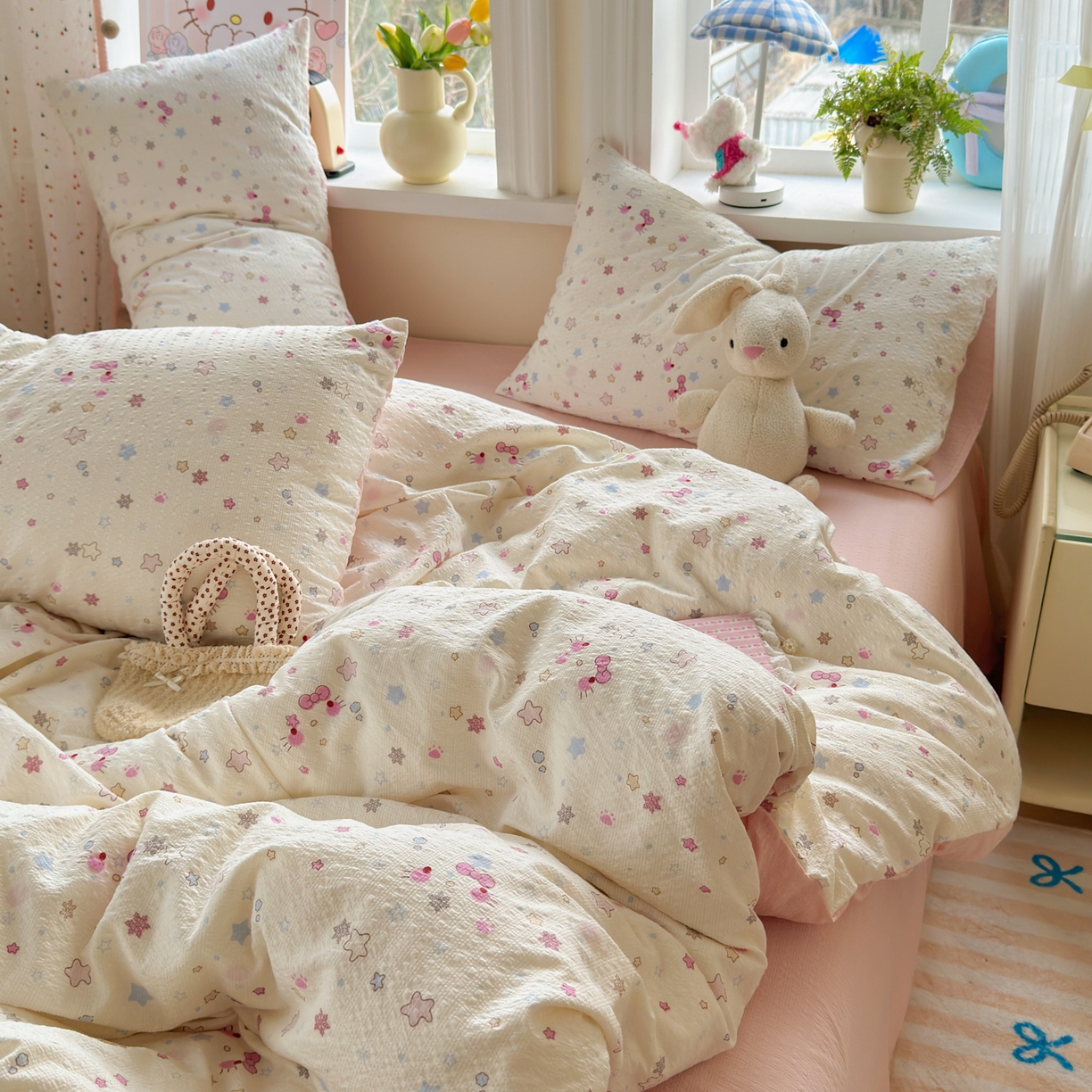 91家纺网 家纺一手货源 找家纺 优承佳生活馆 2026年新款卡通小清新风格高克重超柔软糯泡芙双层纱面料三件套四件套单被套系列 星星kt