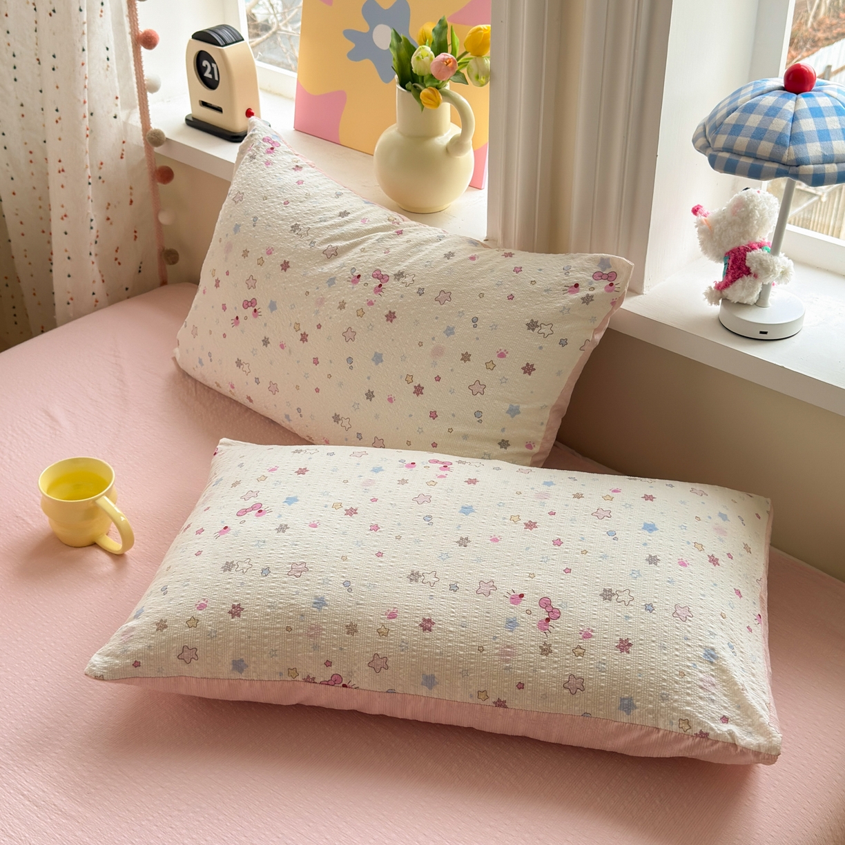 91家纺网 家纺一手货源 找家纺 优承佳生活馆 2026年新款卡通小清新风格高克重超柔软糯泡芙双层纱面料三件套四件套单被套系列 星星kt