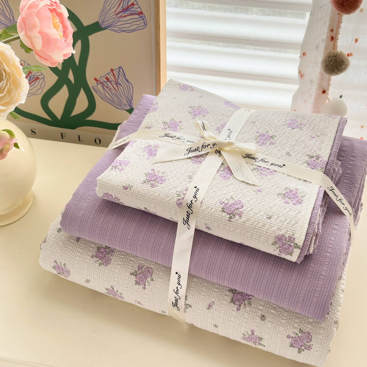 91家纺网 家纺一手货源 找家纺 优承佳生活馆 2026年新款卡通小清新风格高克重超柔软糯泡芙双层纱面料三件套四件套单被套系列 紫蔷薇