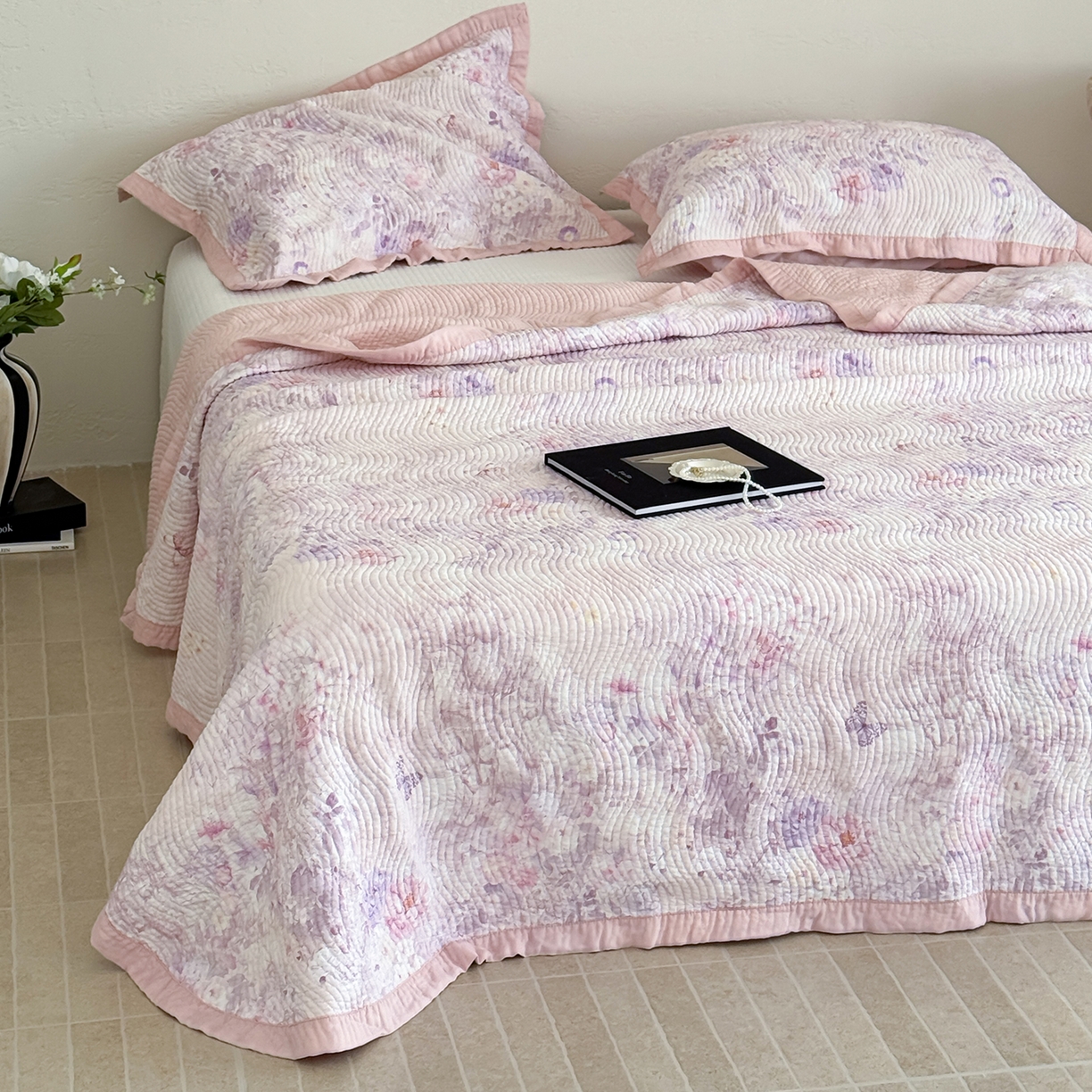 91家纺网 家纺一手货源 找家纺 床盖工厂店 2026新款活性大版印花双面50天丝填充棉花床盖三件套 蝶恋花-紫