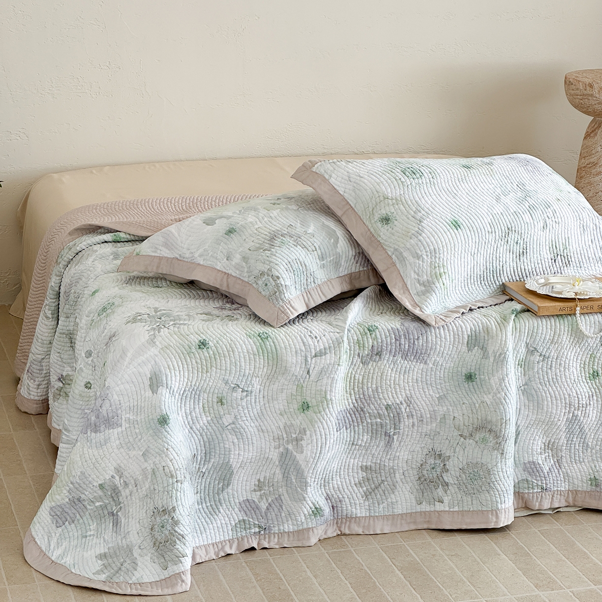 91家纺网 家纺一手货源 找家纺 床盖工厂店 2026新款活性大版印花双面50天丝填充棉花床盖三件套 浅柠-绿