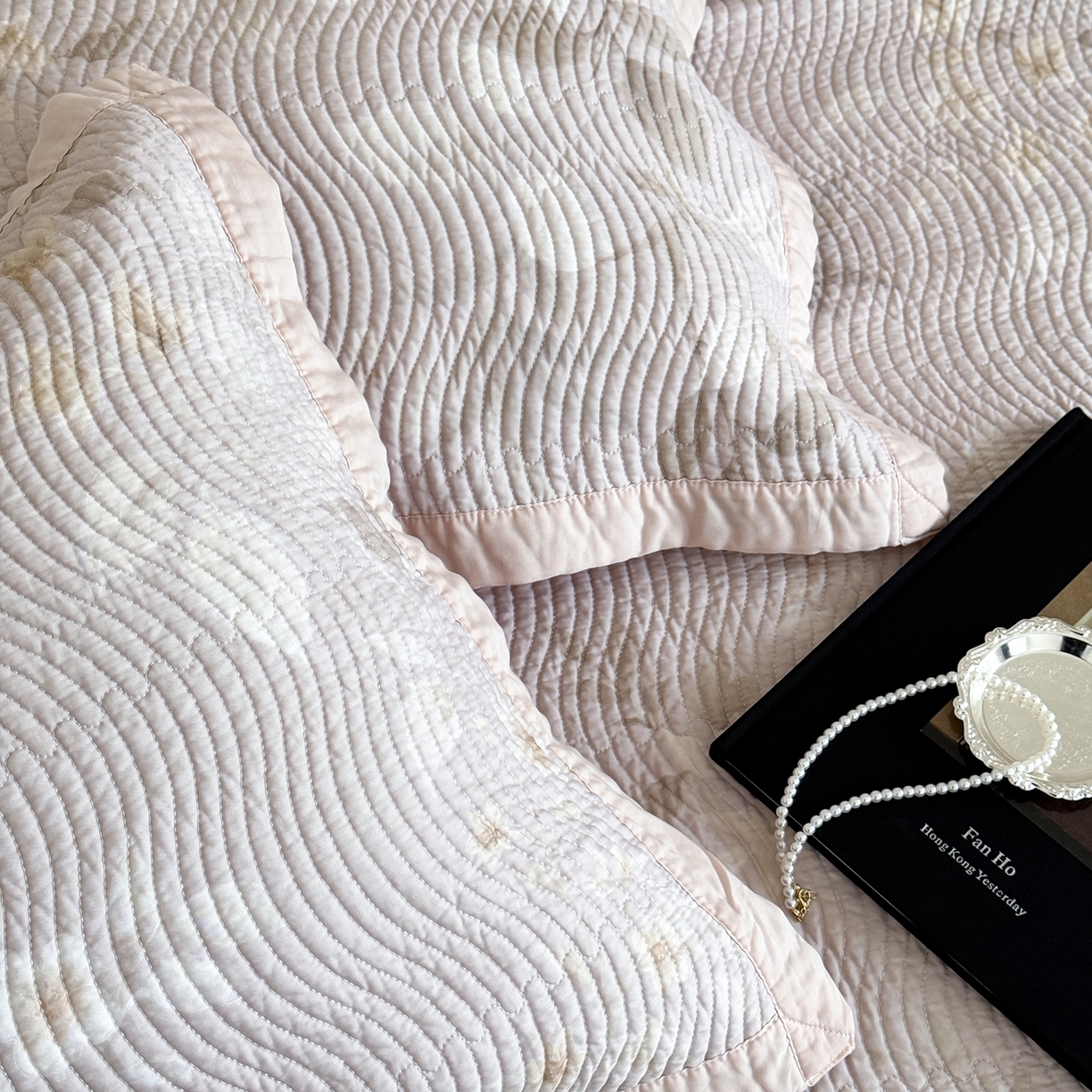 91家纺网 家纺一手货源 找家纺 床盖工厂店 2026新款活性大版印花双面50天丝填充棉花床盖三件套 兮薇