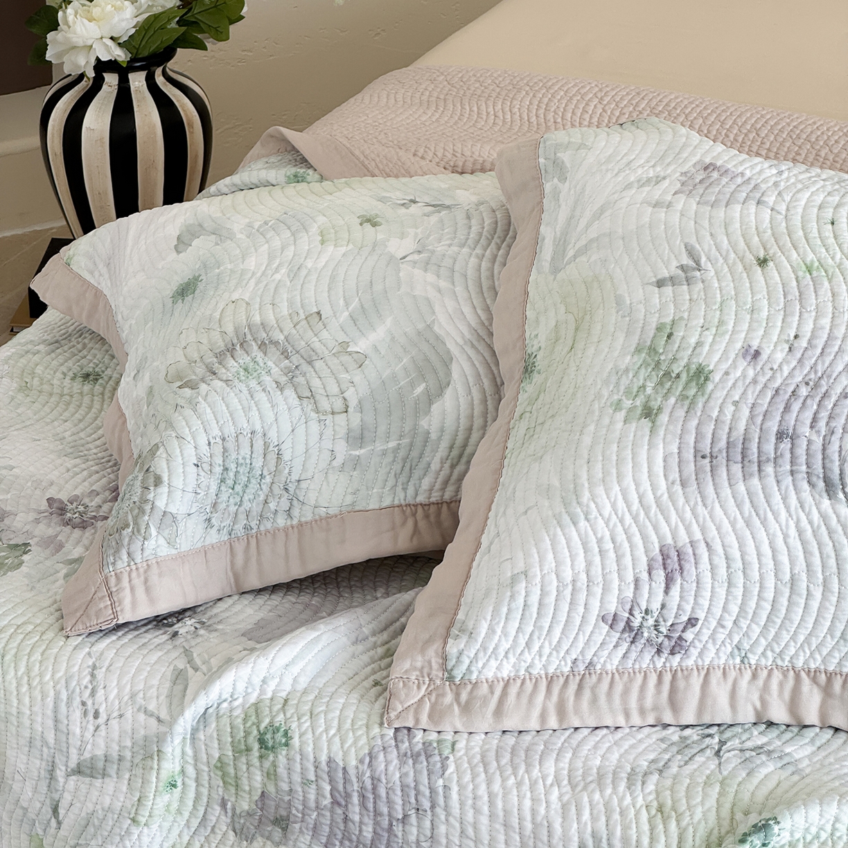 91家纺网 家纺一手货源 找家纺 床盖工厂店 2026新款活性大版印花双面50天丝填充棉花床盖三件套 浅柠-绿