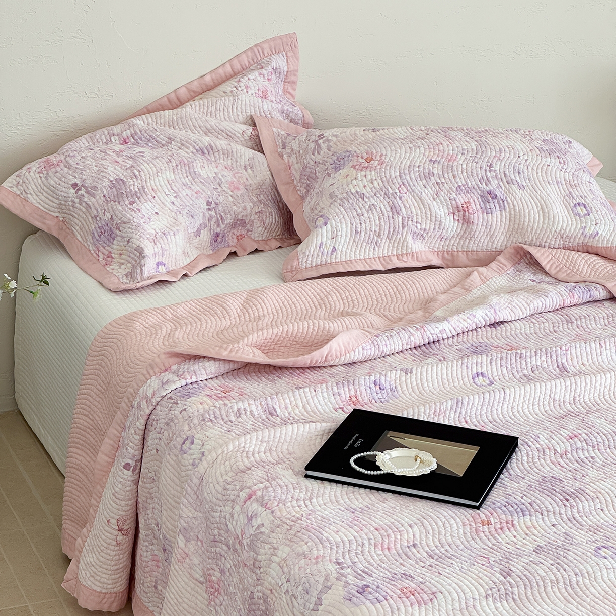 91家纺网 家纺一手货源 找家纺 床盖工厂店 2026新款活性大版印花双面50天丝填充棉花床盖三件套 蝶恋花-紫