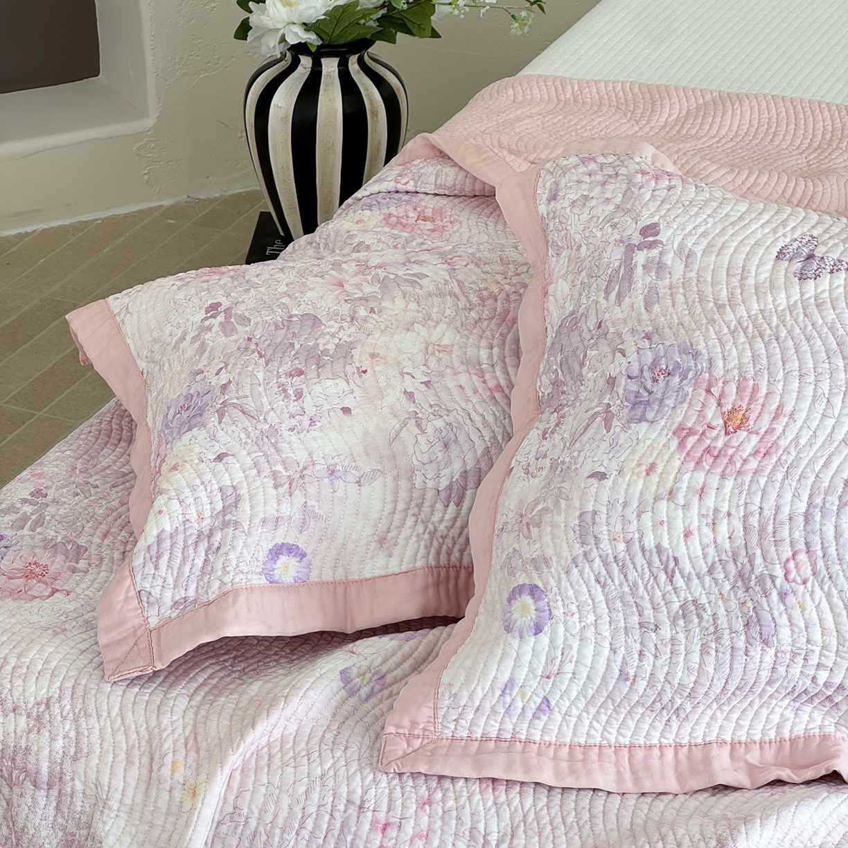 91家纺网 家纺一手货源 找家纺 床盖工厂店 2026新款活性大版印花双面50天丝填充棉花床盖三件套 蝶恋花-紫