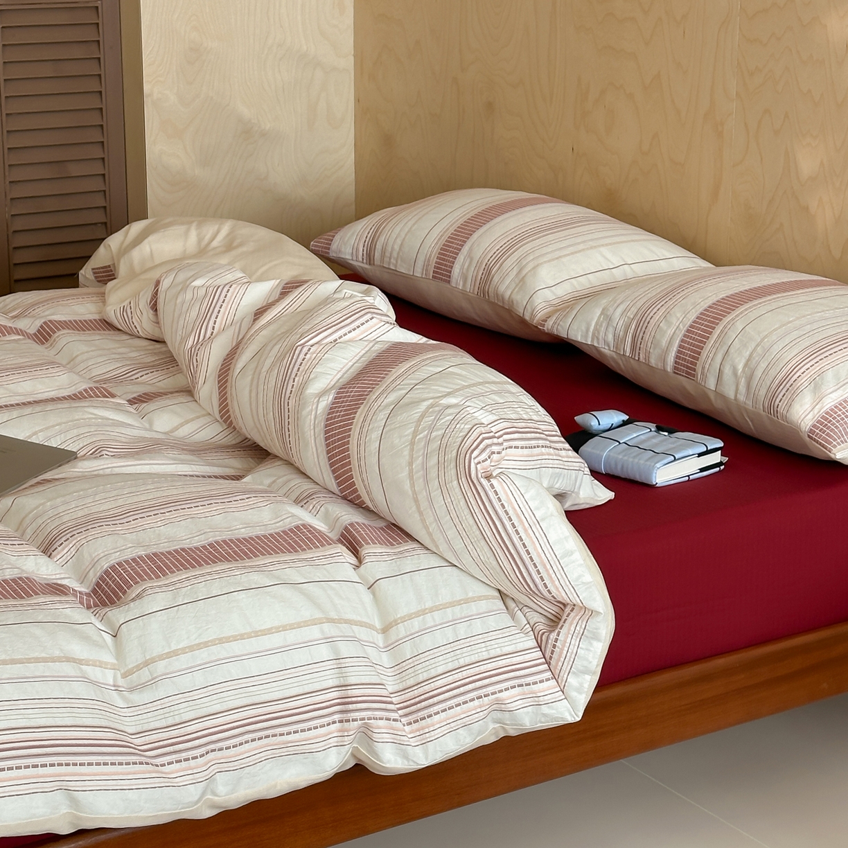 91家纺网 家纺一手货源 找家纺 （总）例外 2026新款全棉色织提花四件套--费尔岛小调（控价 小号卷后不得低于285 标准310 加大325)