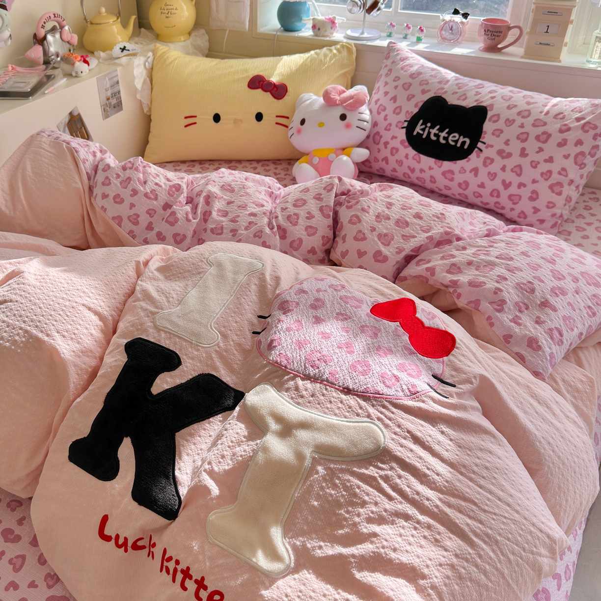 91家纺网 家纺一手货源 找家纺 （总）初念 2026春夏新款泡芙莎贴布绣豹豹猫猫四件套