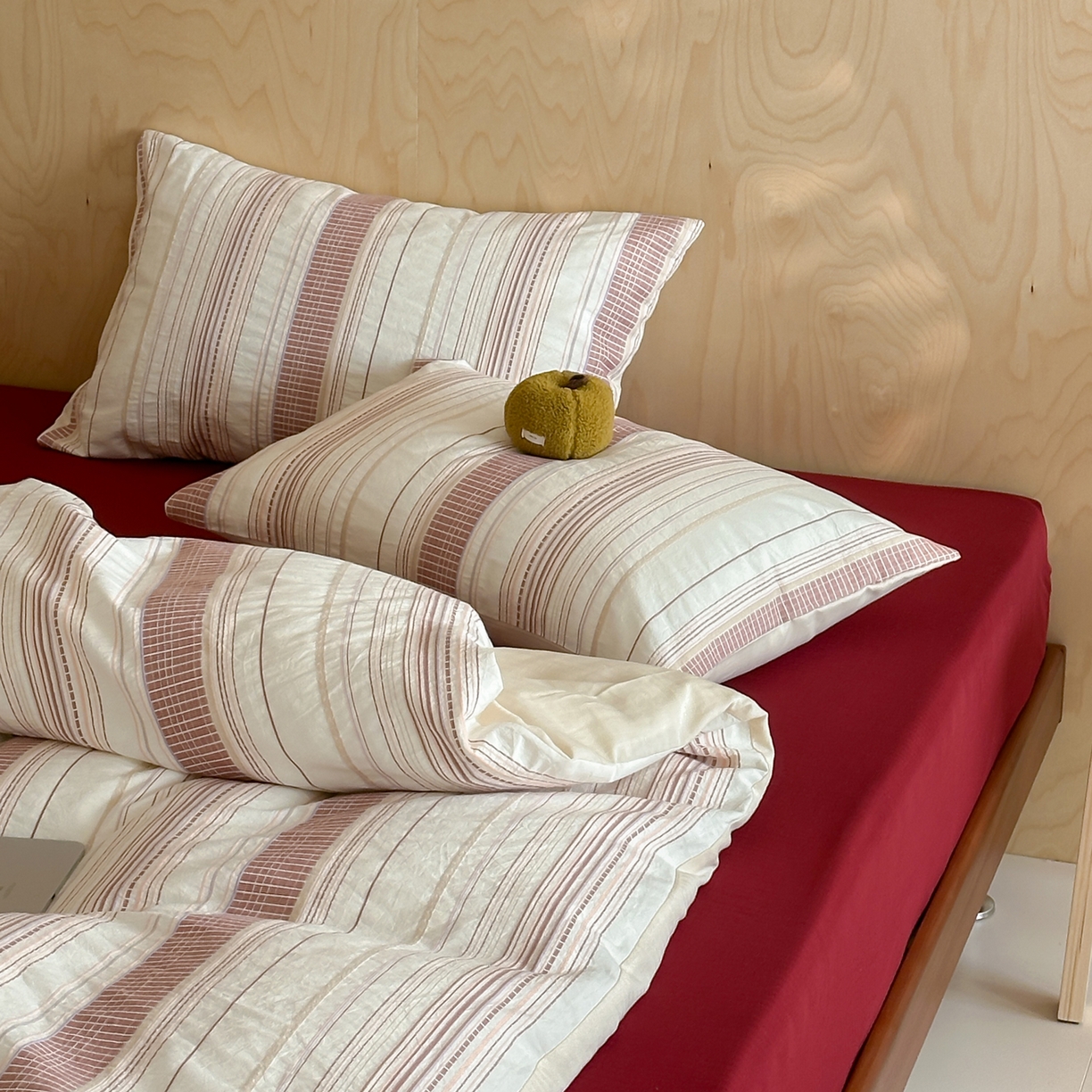 91家纺网 家纺一手货源 找家纺 （总）例外 2026新款全棉色织提花四件套--费尔岛小调（控价 小号卷后不得低于285 标准310 加大325)