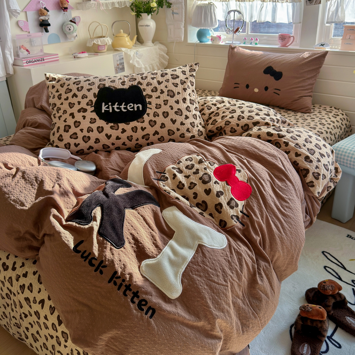 91家纺网 家纺一手货源 找家纺 初念 2026春夏新款泡芙莎贴布绣豹豹猫猫四件套 豹豹猫猫--咖