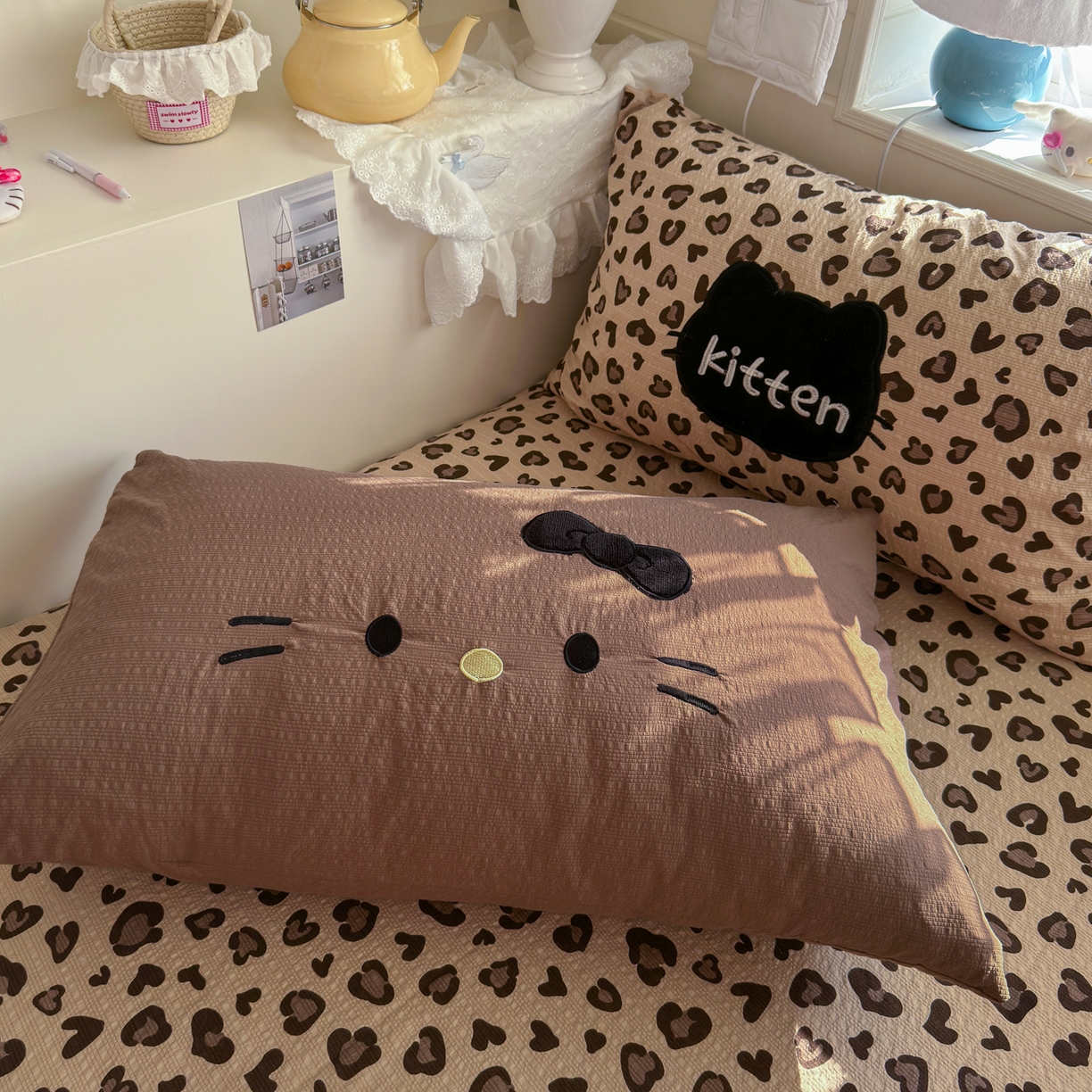 91家纺网 家纺一手货源 找家纺 初念 2026春夏新款泡芙莎贴布绣豹豹猫猫四件套 豹豹猫猫--咖