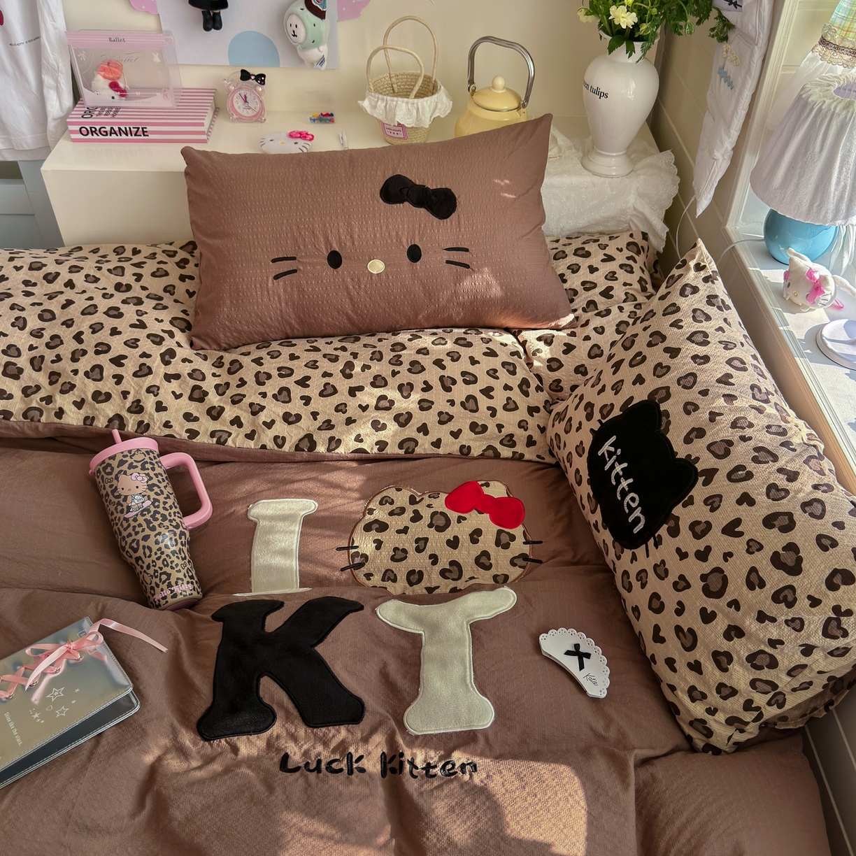 91家纺网 家纺一手货源 找家纺 初念 2026春夏新款泡芙莎贴布绣豹豹猫猫四件套 豹豹猫猫--咖