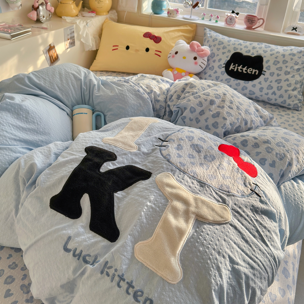 91家纺网 家纺一手货源 找家纺 初念 2026春夏新款泡芙莎贴布绣豹豹猫猫四件套 豹豹猫猫-蓝