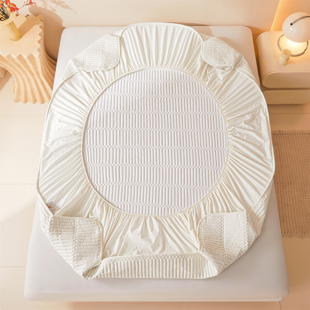 91家纺网 家纺一手货源 找家纺 （总）女子家纺 2026春夏新款简爱A类夹棉防水床笠三件套水洗棉7A抗菌磨毛床单保护套