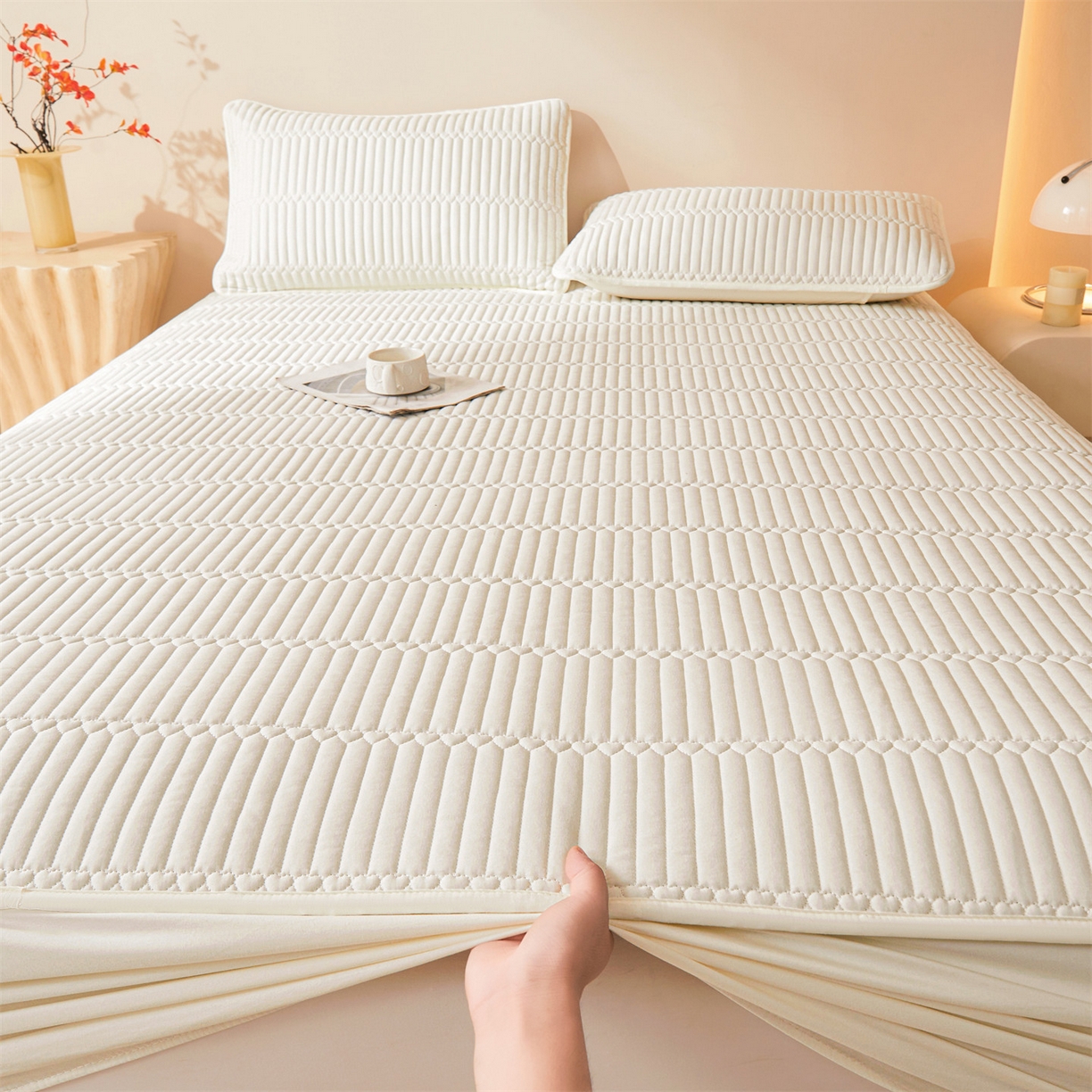 91家纺网 家纺一手货源 找家纺 （总）女子家纺 2026春夏新款简爱A类夹棉防水床笠三件套水洗棉7A抗菌磨毛床单保护套